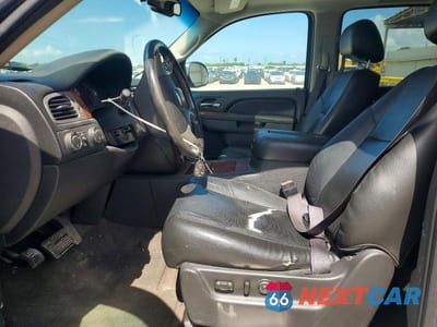 Zdjęcie 7 z 12 samochodu: 2012 CHEVROLET SUBURBAN K1500 LTZ VIN:1GNSKKE74CR111131 - miniatura