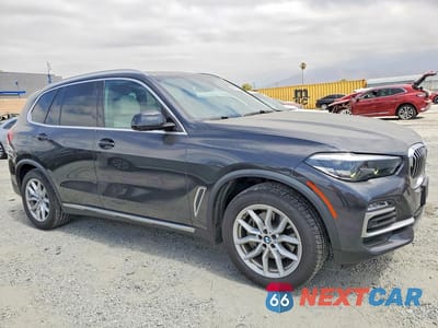 Czwarte zdjęcie samochodu z boku: 2020 BMW X5 SDRIVE 40I VIN:5UXCR4C07LLW63380 - miniatura