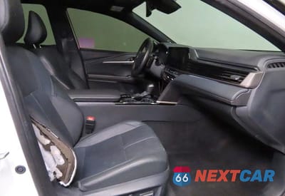 Piąte zdjęcie samochodu w środku: 2025 TOYOTA CAMRY XSE VIN:4T1DBADK9SU006898 - miniatura