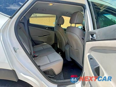 Zdjęcie 6 z 10 samochodu: 2016 HYUNDAI TUCSON SE VIN:KM8J3CA47GU184124 - miniatura