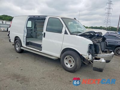 Czwarte zdjęcie samochodu z boku: 2025 CHEVROLET EXPRESS G2500 VIN:1GCWGAFP1S1260825 - miniatura
