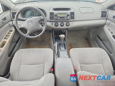 Zdjęcie 8 z 12 samochodu: 2002 TOYOTA CAMRY LE VIN:JTDBE32K320007733 - miniatura