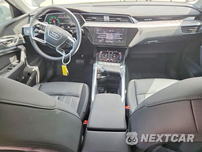 Zdjęcie 8 z 14 samochodu: 2024 AUDI Q8 E-TRON PREMIUM VIN:WA14AAGEXRB053595 - miniatura