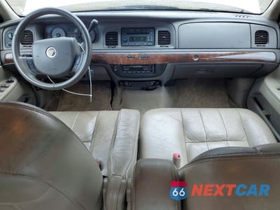 Zdjęcie 8 z 12 samochodu: 2009 MERCURY GRAND MARQUIS LS VIN:2MEHM75V89X630740 - miniatura