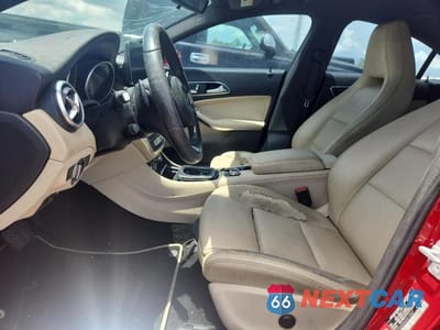 Zdjęcie 7 z 12 samochodu: 2018 MERCEDES-BENZ CLA 250 VIN:WDDSJ4EB4JN510367 - miniatura