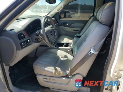 Zdjęcie 7 z 13 samochodu: 2008 GMC YUKON XL K1500 VIN:1GKFK16398R214007 - miniatura