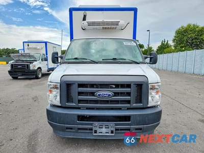 Piąte zdjęcie samochodu w środku: 2023 FORD E350 REFRIGERATED BOX TRUCK VIN:1FDWE3FKXPDD14744 - miniatura