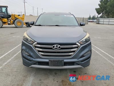 Piąte zdjęcie samochodu w środku: 2017 HYUNDAI TUCSON LIMITED VIN:KM8J33A29HU413953 - miniatura