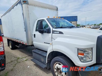 Czwarte zdjęcie samochodu z boku: 2016 FORD F650 SUPER DUTY VIN:1FDNF6DC1GDA03287 - miniatura