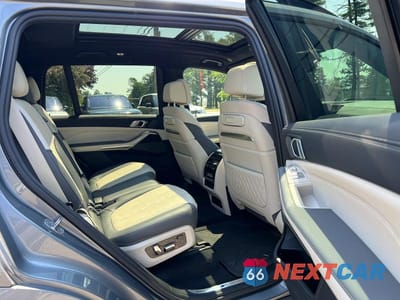 Zdjęcie 6 z 10 samochodu: 2023 BMW X7 XDRIVE40I VIN:5UX23EM00P9P15677 - miniatura