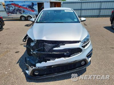 Piąte zdjęcie samochodu w środku: 2020 KIA FORTE LXS VIN:3KPF24AD2LE241051 - miniatura