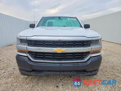 Piąte zdjęcie samochodu w środku: 2017 CHEVROLET SILVERADO C1500 VIN:1GCNCNEH4HZ255640 - miniatura