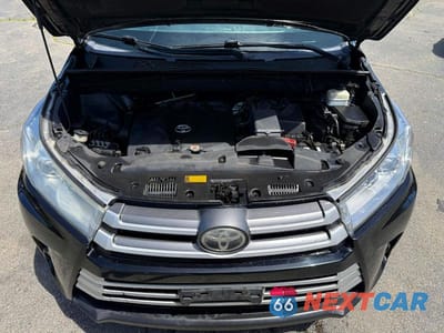 Zdjęcie 9 z 12 samochodu: 2019 TOYOTA HIGHLANDER XLE VIN:5TDJZRFH5KS939379 - miniatura