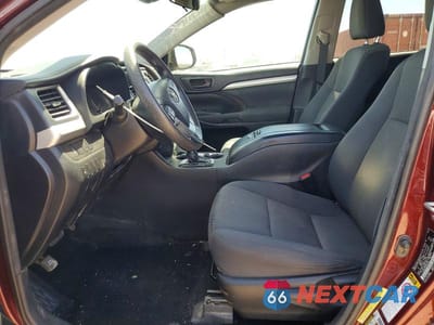 Zdjęcie 7 z 13 samochodu: 2017 TOYOTA HIGHLANDER LE VIN:5TDBZRFH7HS467148 - miniatura