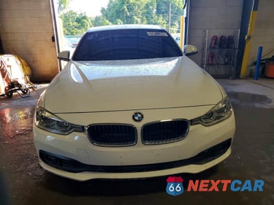 Piąte zdjęcie samochodu w środku: 2018 BMW 320 XI VIN:WBA8E5G52JNU46946 - miniatura