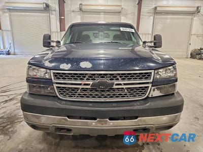 Piąte zdjęcie samochodu w środku: 2005 CHEVROLET SILVERADO K2500 HEAVY DUTY VIN:1GCHK23205F820945 - miniatura