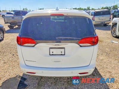 Zdjęcie 6 z 13 samochodu: 2017 CHRYSLER PACIFICA TOURING VIN:2C4RC1DG4HR634389 - miniatura