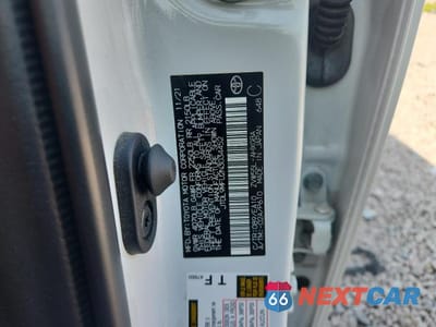Zdjęcie 12 z 12 samochodu: 2022 TOYOTA PRIUS XLE AWD-E VIN:JTDL9MFU2N3034452 - miniatura