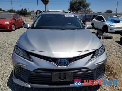 Piąte zdjęcie samochodu w środku: 2022 TOYOTA CAMRY LE VIN:4T1C31AK5NU576592 - miniatura