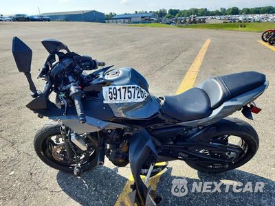 Trzecie zdjęcie samochodu z tyłu: 2018 KAWASAKI EX650 F VIN:JKAEXEK16JDA26226 - miniatura