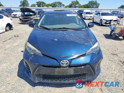 Piąte zdjęcie samochodu w środku: 2017 TOYOTA COROLLA SE VIN:5YFBURHE8HP634675 - miniatura