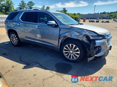 Czwarte zdjęcie samochodu z boku: 2023 CHEVROLET TRAVERSE PREMIER VIN:1GNEVKKW8PJ190937 - miniatura
