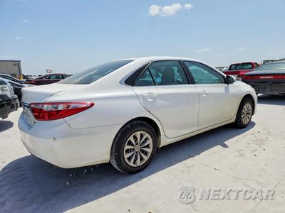 Trzecie zdjęcie samochodu z tyłu: 2016 TOYOTA CAMRY LE VIN:4T4BF1FK3GR584100 - miniatura