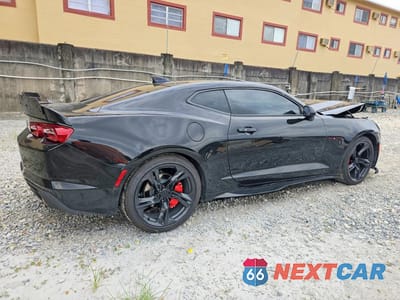 Trzecie zdjęcie samochodu z tyłu: 2021 CHEVROLET CAMARO LS VIN:1G1FB1RX5M0143146 - miniatura
