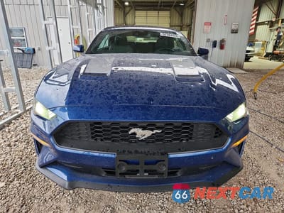 Piąte zdjęcie samochodu w środku: 2022 FORD MUSTANG VIN:1FATP8UH4N5130113 - miniatura