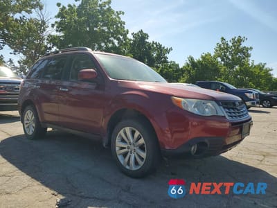 Czwarte zdjęcie samochodu z boku: 2013 SUBARU FORESTER 2.5X PREMIUM VIN:JF2SHADC1DH445481 - miniatura