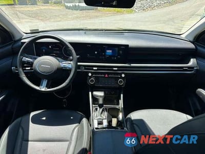 Piąte zdjęcie samochodu w środku: 2026 HYUNDAI TUCSON SEL PREMIUM VIN:5NMJCCDE6TH637434 - miniatura
