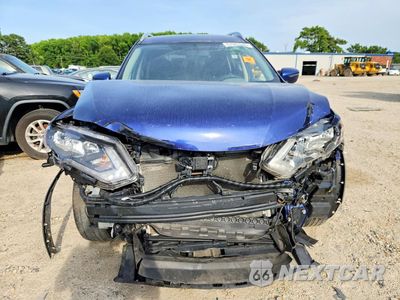 Piąte zdjęcie samochodu w środku: 2018 NISSAN ROGUE SV VIN:JN8AT2MV8JW349424 - miniatura