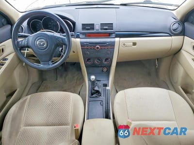Zdjęcie 8 z 12 samochodu: 2005 MAZDA 3 I VIN:JM1BK12F451268884 - miniatura