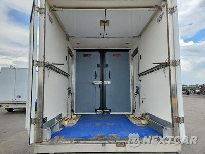 Zdjęcie 10 z 13 samochodu: 2023 FORD E350 REFRIGERATED BOX TRUCK VIN:1FDWE3FK6PDD08469 - miniatura