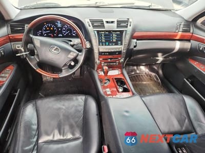 Zdjęcie 8 z 12 samochodu: 2008 LEXUS LS 460 VIN:JTHBL46F085068251 - miniatura