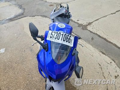 Piąte zdjęcie samochodu w środku: 2021 YAMAHA YZFR3 A VIN:MH3RH18Y9MK005516 - miniatura