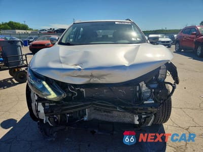 Piąte zdjęcie samochodu w środku: 2017 NISSAN ROGUE SPORT SV VIN:JN1BJ1CR7HW142556 - miniatura