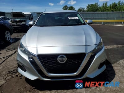 Piąte zdjęcie samochodu w środku: 2019 NISSAN ALTIMA S VIN:1N4BL4BV3KC128143 - miniatura