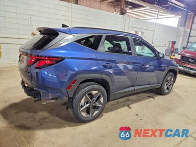 Trzecie zdjęcie samochodu z tyłu: 2026 HYUNDAI TUCSON SEL VIN:5NMJBCDE8TH673189 - miniatura