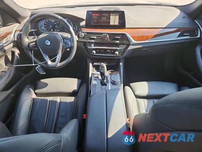 Zdjęcie 8 z 12 samochodu: 2019 BMW 540 I VIN:WBAJE5C5XKG919327 - miniatura