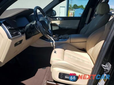Zdjęcie 7 z 13 samochodu: 2019 BMW X5 XDRIVE40I VIN:5UXCR6C51KLL04161 - miniatura