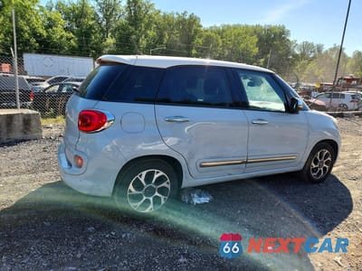 Trzecie zdjęcie samochodu z tyłu: 2014 FIAT 500L LOUNGE VIN:ZFBCFACH0EZ010536 - miniatura