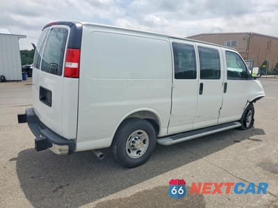 Trzecie zdjęcie samochodu z tyłu: 2025 CHEVROLET EXPRESS G2500 VIN:1GCWGAFP1S1257486 - miniatura