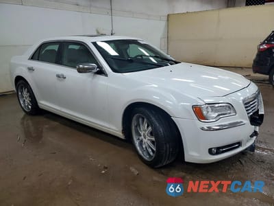 Czwarte zdjęcie samochodu z boku: 2013 CHRYSLER 300 VIN:2C3CCARGXDH533411 - miniatura