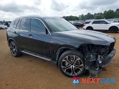 Czwarte zdjęcie samochodu z boku: 2021 BMW X5 SDRIVE 40I VIN:5UXCR4C00M9E64172 - miniatura
