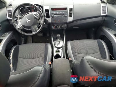 Zdjęcie 8 z 13 samochodu: 2012 MITSUBISHI OUTLANDER SE VIN:JA4AS3AW5CU003244 - miniatura