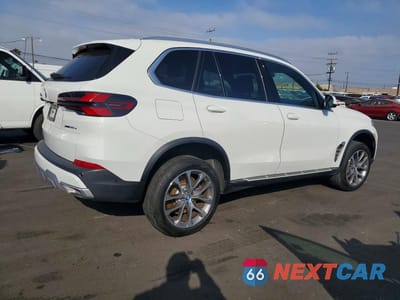 Trzecie zdjęcie samochodu z tyłu: 2025 BMW X5 XDRIVE50E VIN:5UX43EU0XS9Y04268 - miniatura