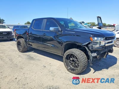 Czwarte zdjęcie samochodu z boku: 2021 CHEVROLET SILVERADO C1500 LT VIN:3GCPWCED2MG201247 - miniatura