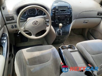 Zdjęcie 8 z 13 samochodu: 2004 TOYOTA SIENNA LE 7 PASSENGER VIN:5TDZA23CX4S018210 - miniatura