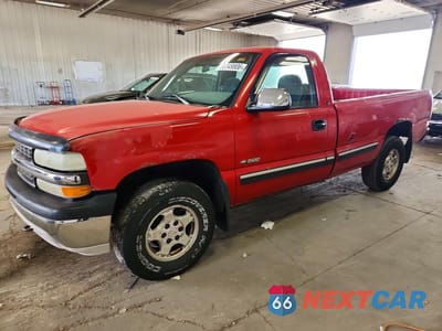 1999 CHEVROLET SILVERADO K1500 1GCEK14T5XE255816 - główne zdjęcie licytacji z USA - miniatura